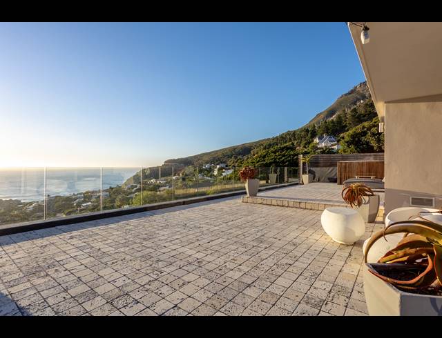 8 BEDROOM HOUSE FOR SALE IN LLANDUDNO